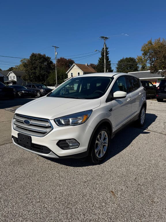 White 2019 Ford Escape SUV / Crossover Front-Wheel Drive Automatic