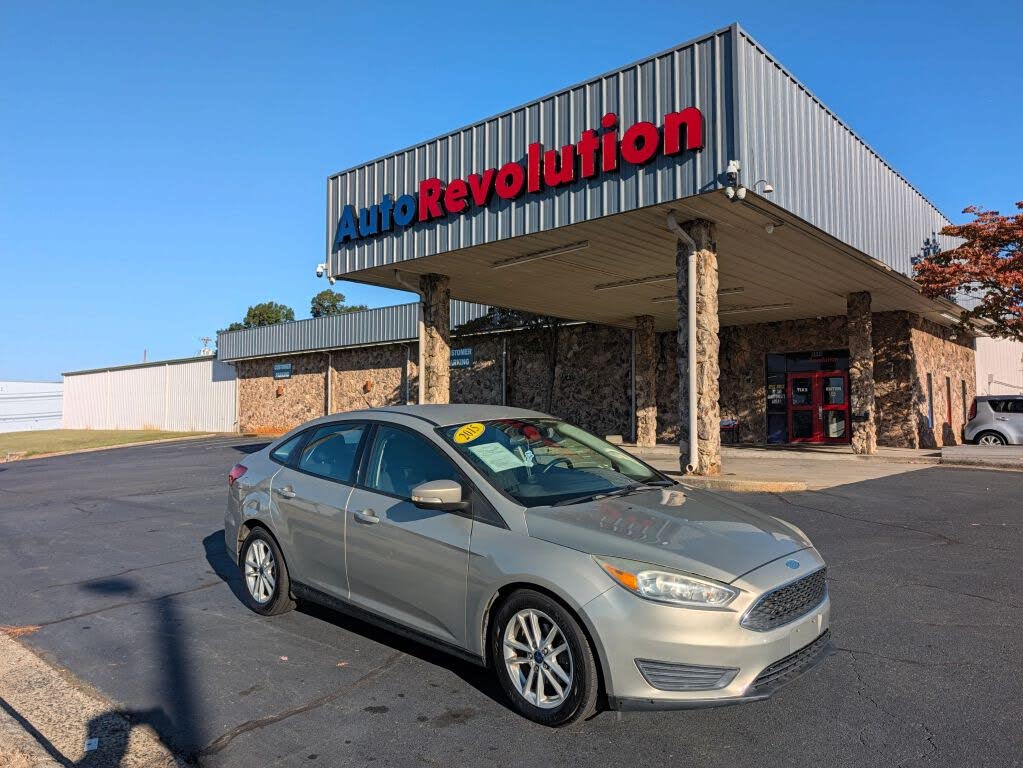 Gold 2015 Ford Focus Sedan Front-Wheel Drive 6-Speed Automatic