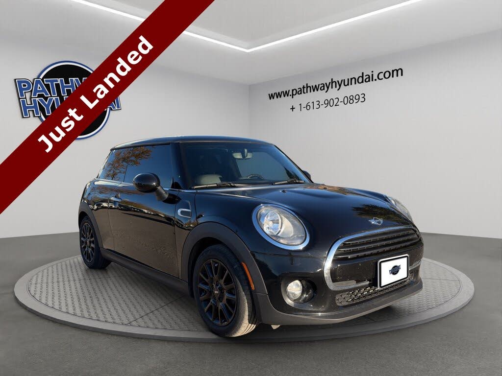 Black 2018 MINI Cooper Hatchback Front-Wheel Drive 