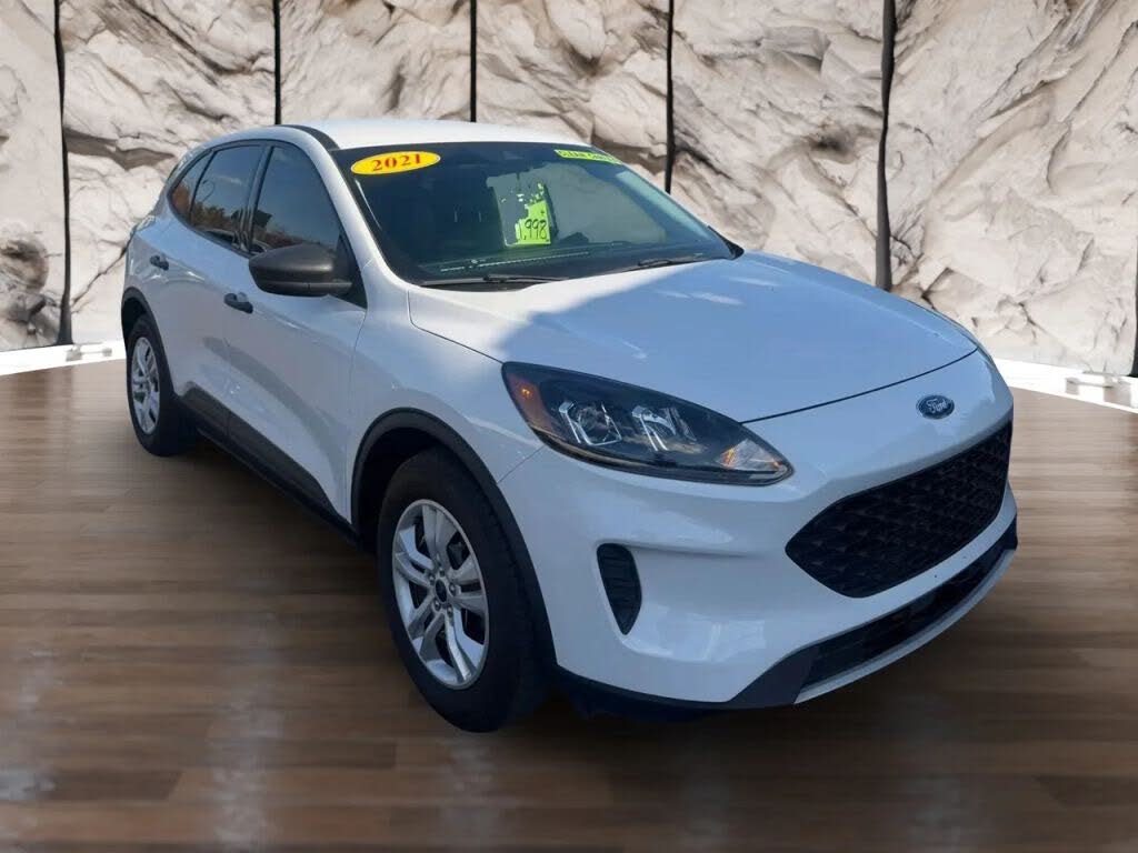 White 2021 Ford Escape SUV / Crossover Front-Wheel Drive 8-Speed Automatic