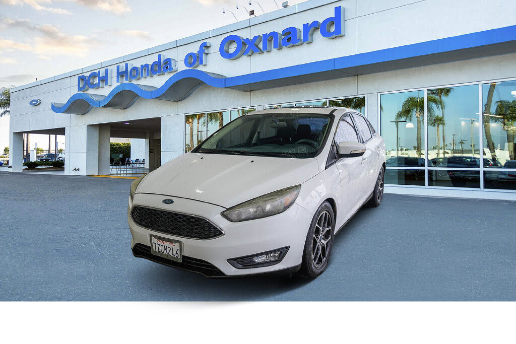 Oxford White 2017 Ford Focus Sedan Front-Wheel Drive 6-Speed Automatic