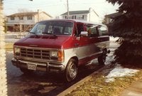 1990 Dodge RAM Wagon Overview