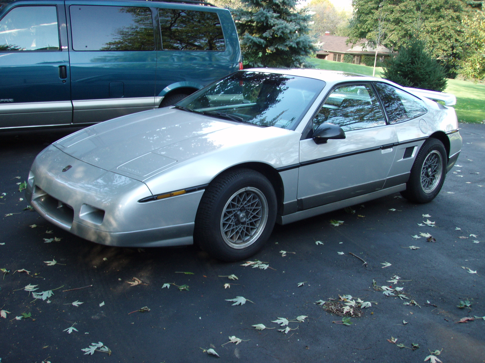 1987 Ford fiero #3