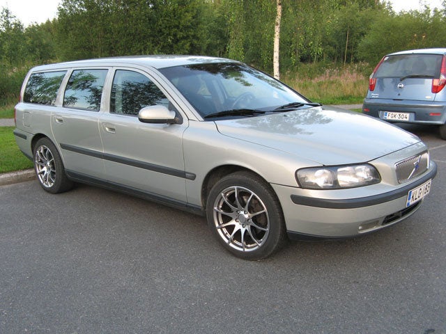 Used Volvo V70 Estate (2000 - 2007) Review