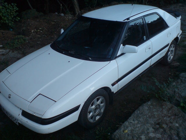 1990 Mazda 323