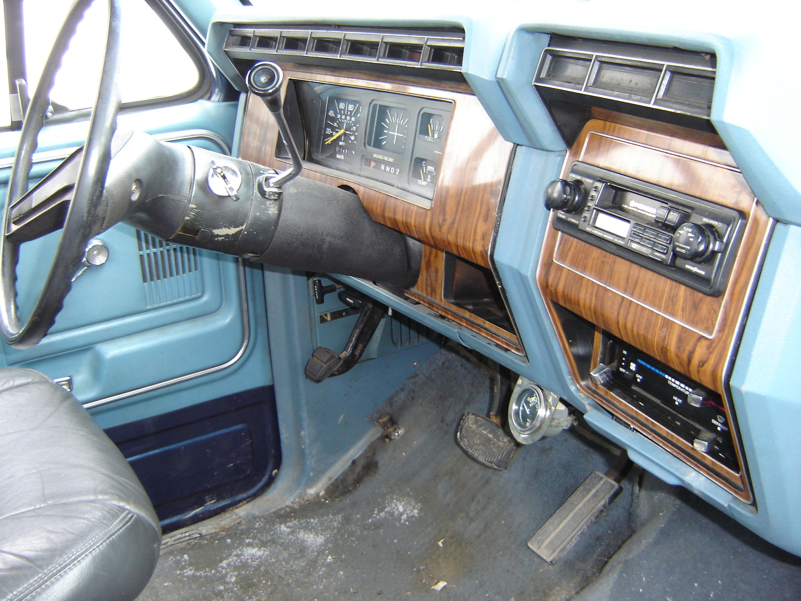 1985 Ford truck interior #5