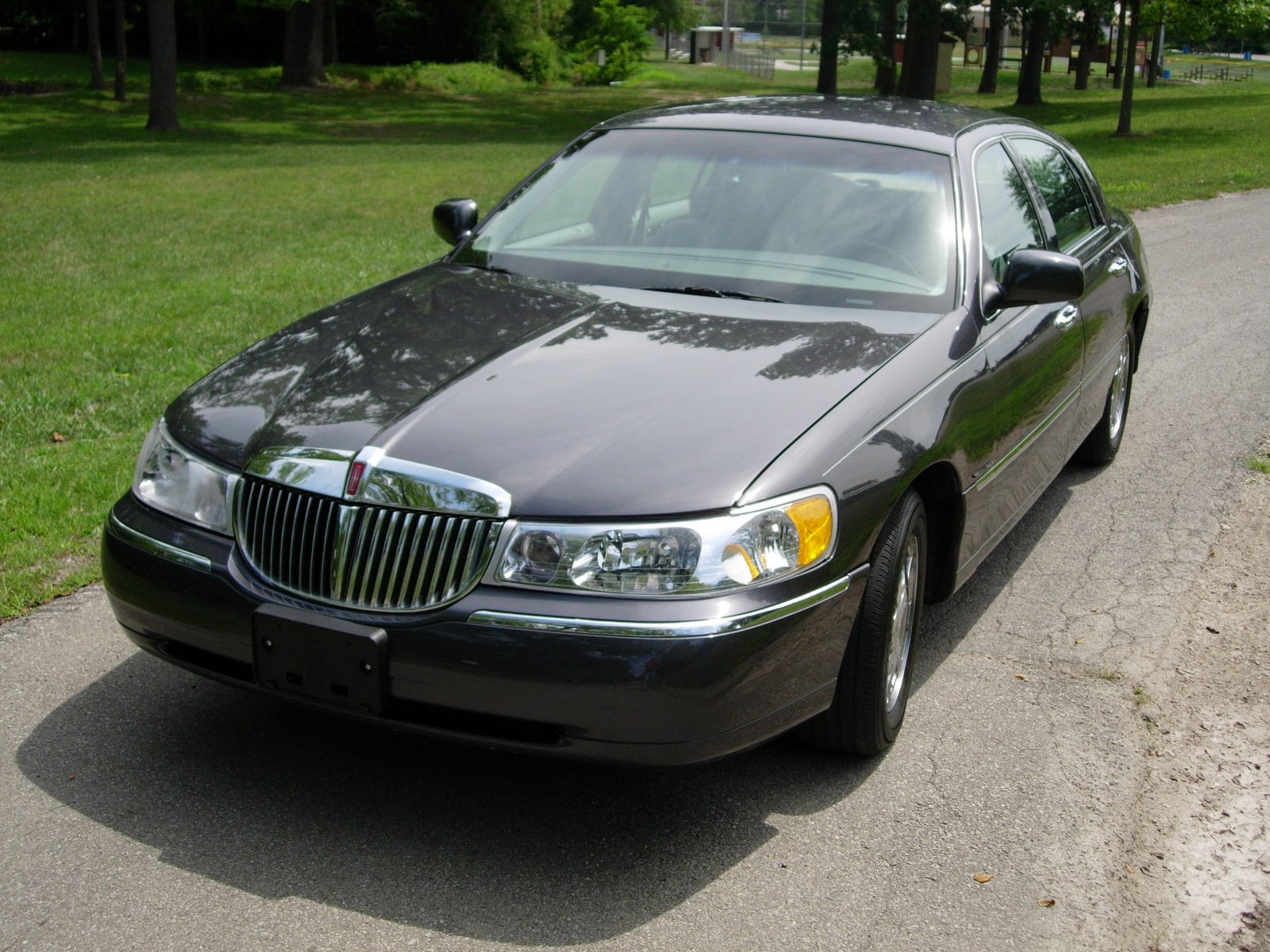 1998 Lincoln Town Car Test Drive Review 
