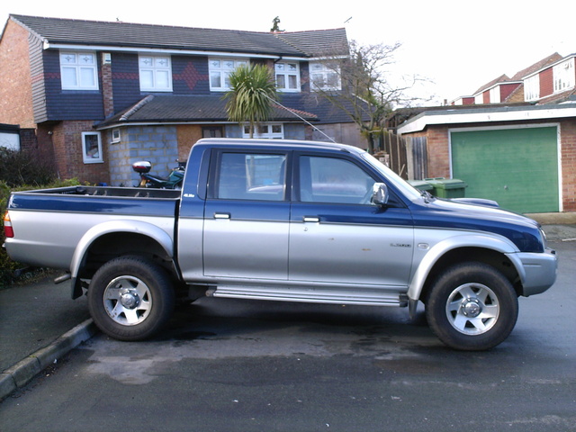 Mitsubishi l200 2002