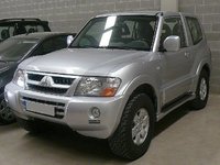 2003 Mitsubishi Montero Overview