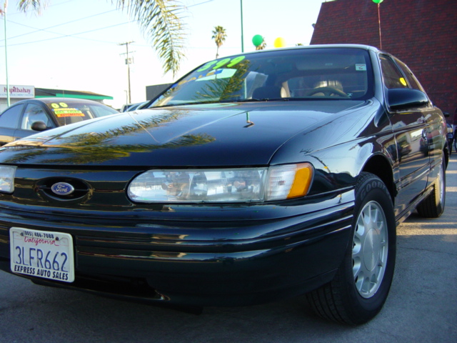 1995 Ford taurus se sedan 4d