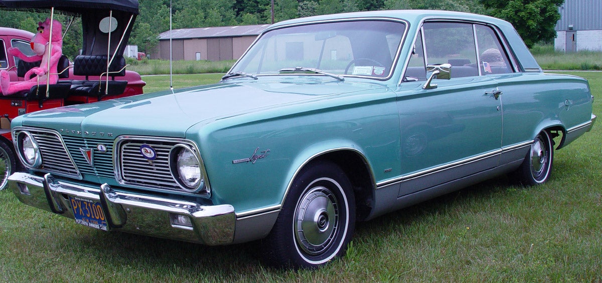 https://static.cargurus.com/images/site/2008/03/01/02/00/1966_plymouth_valiant-pic-1835.jpeg