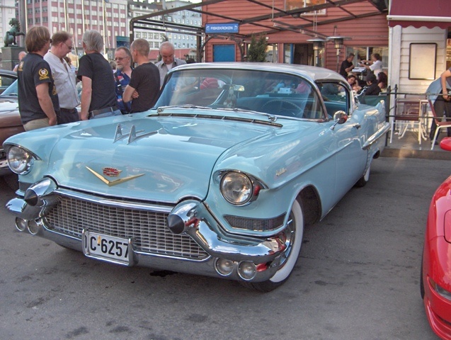 Cadillac Eldorado 1957 sedan