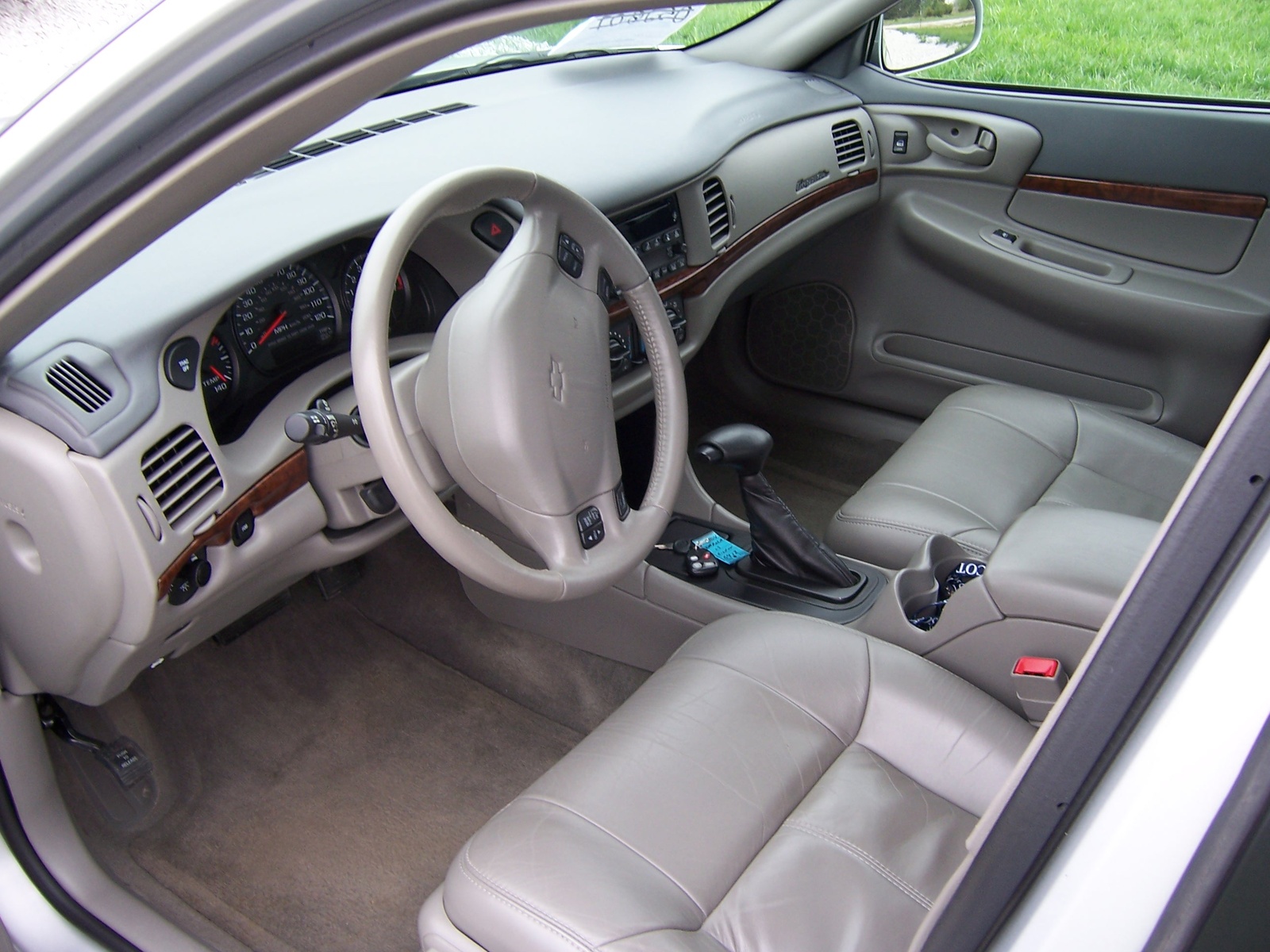 Chevy Impala 2004 Interior