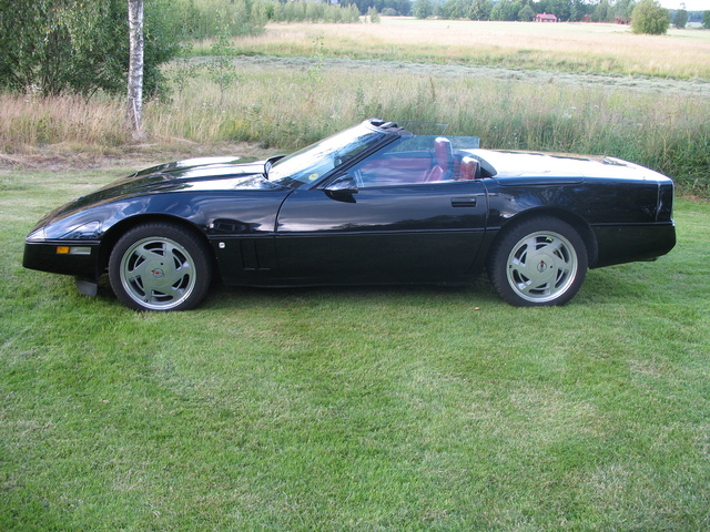 1988 Chevrolet Corvette Convertible - Exterior Pictures