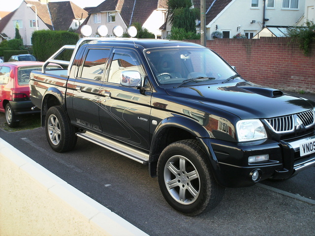 Mitsubishi l200 2005