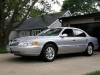 2001 Lincoln Continental Overview