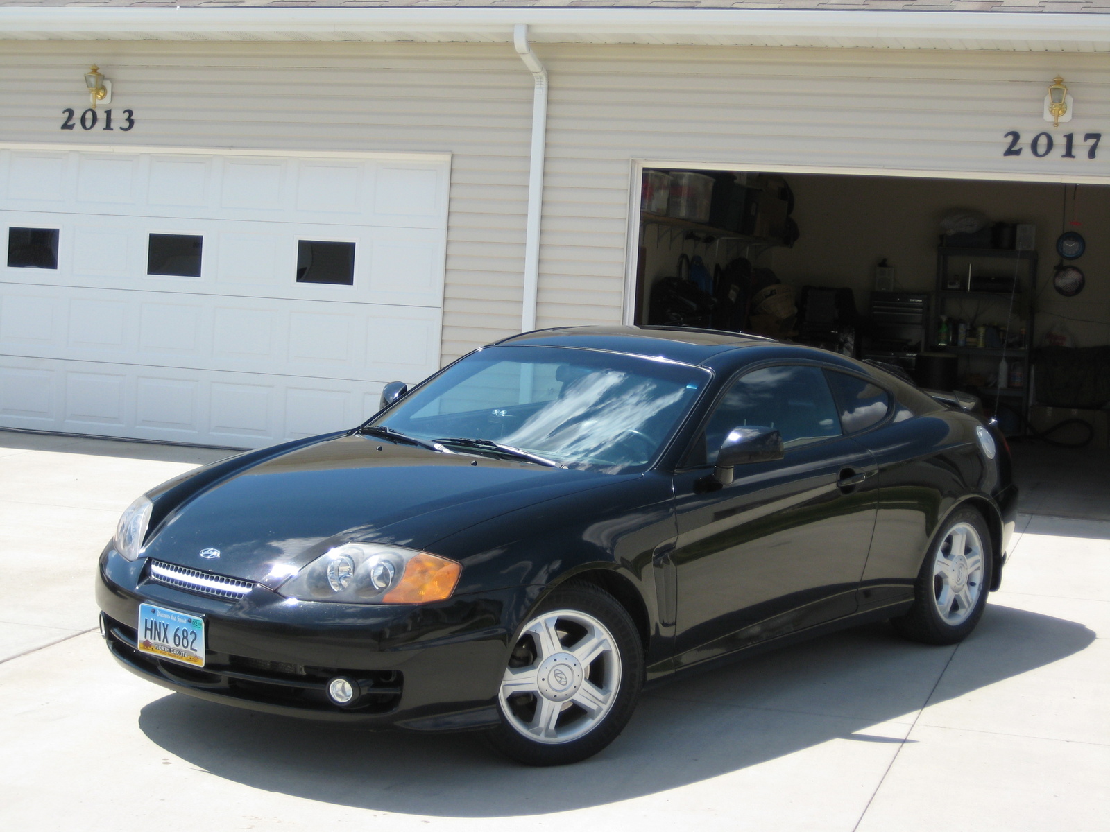 Hyundai Tiburon 2003 Interior