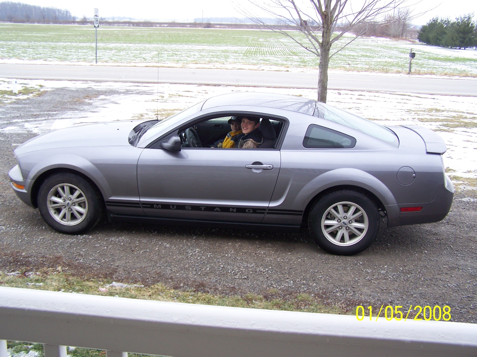 2006 Dodge charger vs ford mustang #7