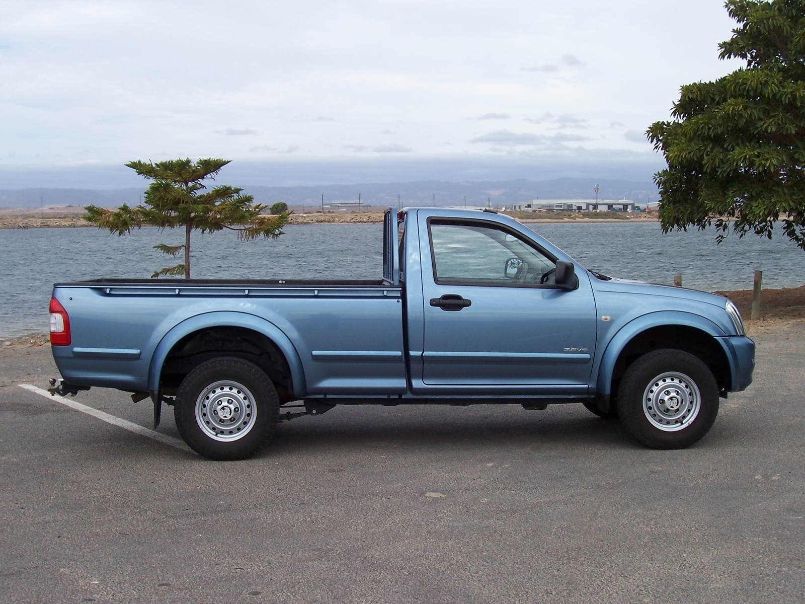 Isuzu Hombre - Overview