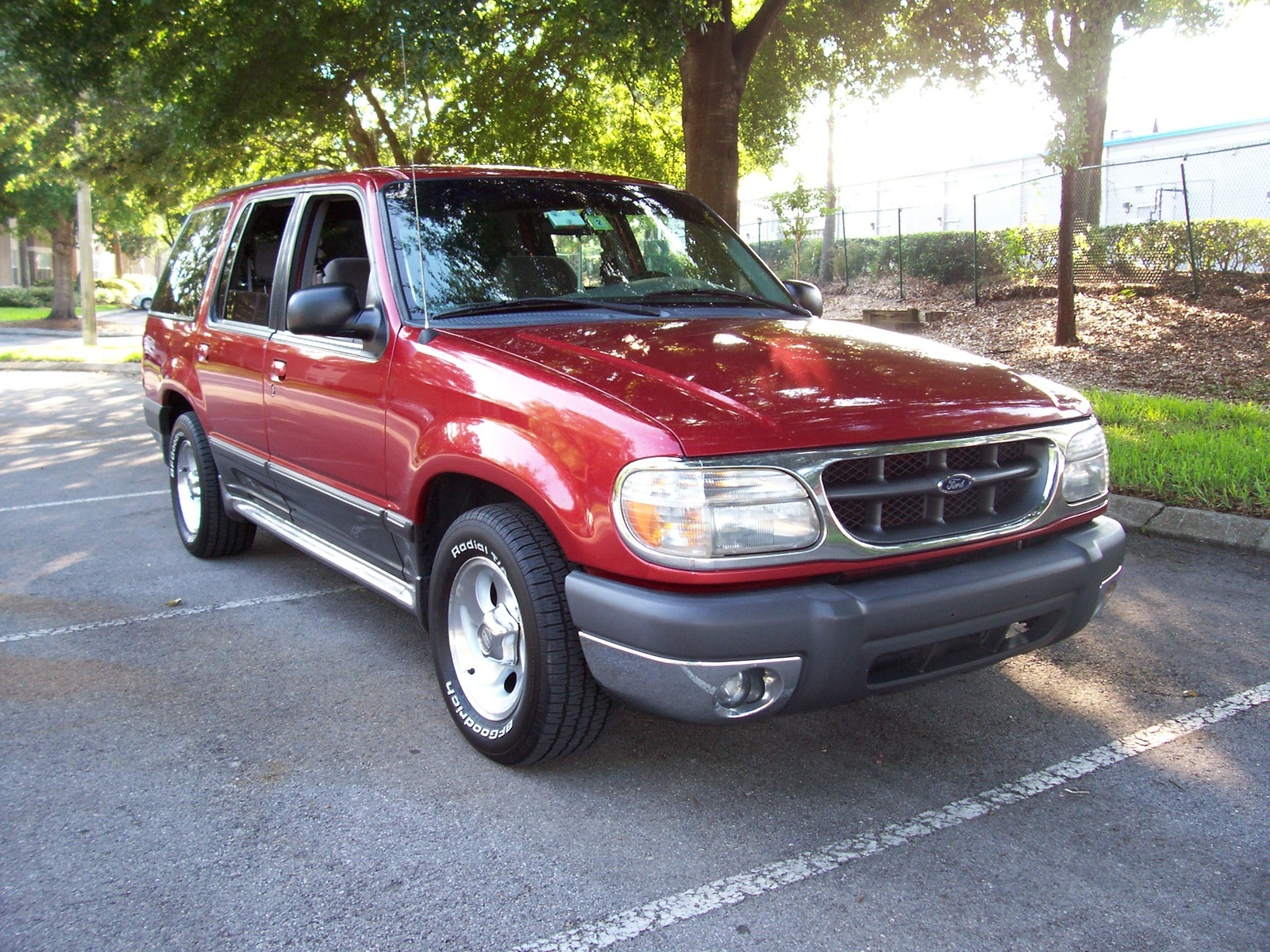 which ford explorer models have black grills