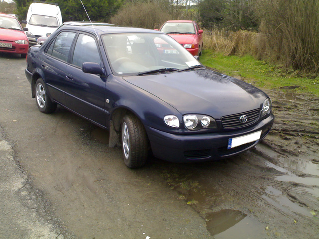 2000 Toyota Corolla