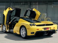 Enzo Enzo