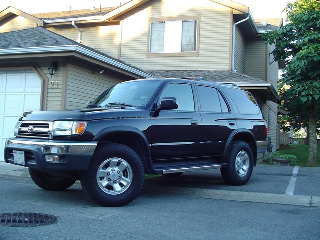 1999_toyota_4runner_4_dr_sr5_4wd_suv pic 42903 640x480