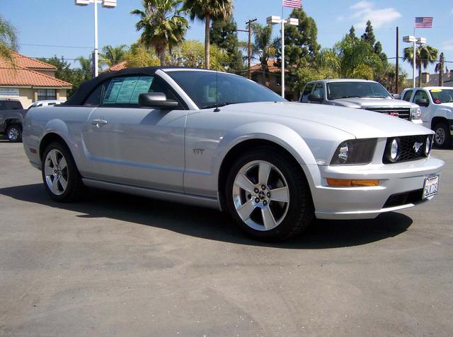 2006 Ford mustang gt deluxe convertible #2