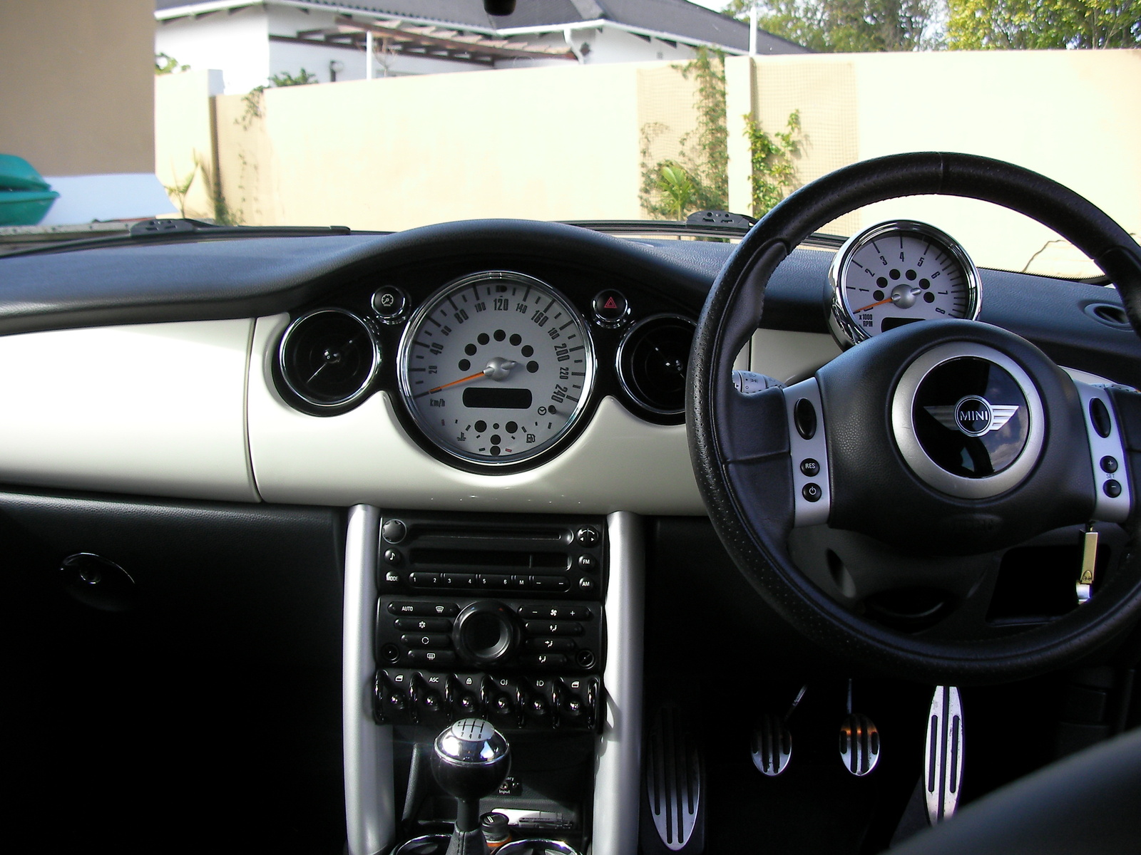 2005 MINI Cooper - Interior Pictures - CarGurus