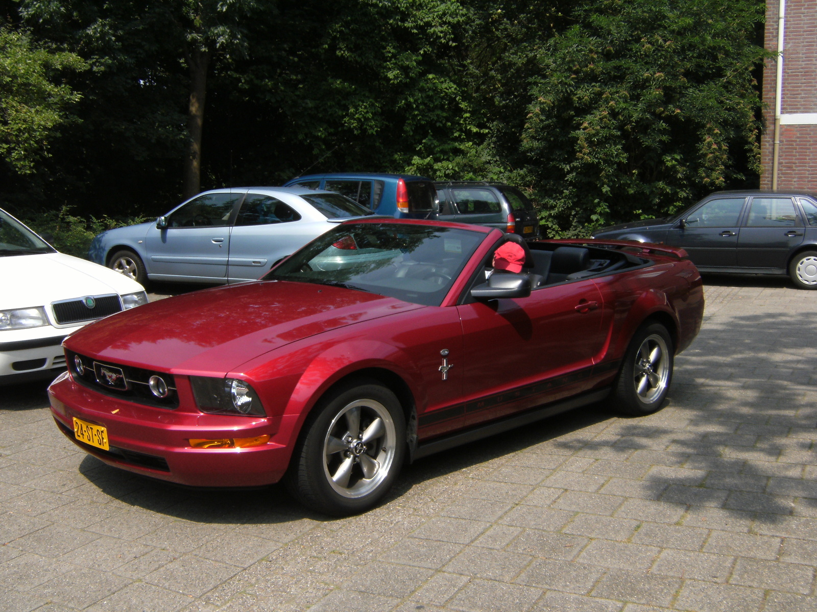 2006 Ford mustang v6 deluxe convertible #9