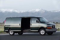 2009 GMC Savana Overview 2009 GMC Savana Overview