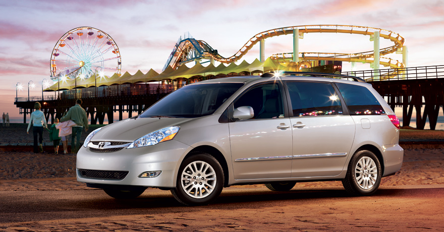 2009_toyota_sienna-pic-3195.jpeg
