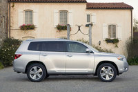 2008 Toyota Kluger Overview 2008 Toyota Kluger Overview