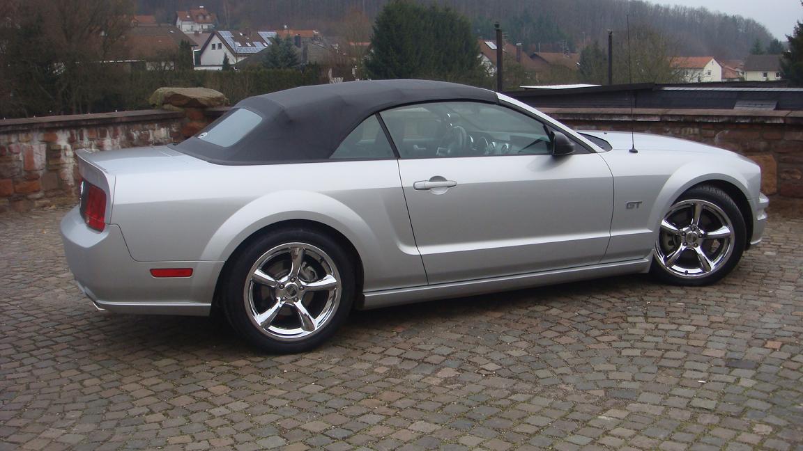 2005 Ford mustang gt deluxe convertible #3