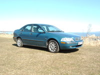 2001 Volvo S40 Overview