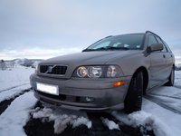 2004 Volvo V40 Overview