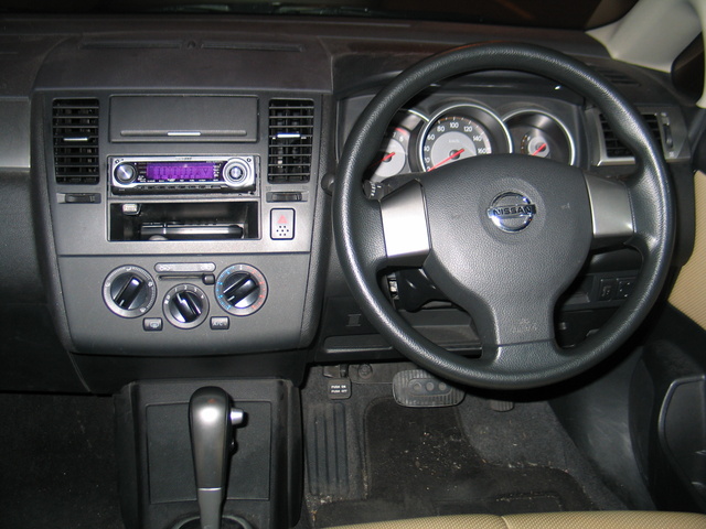 2007 Nissan Tiida - Interior Pictures - CarGurus 2007 Nissan Tiida - Interior Pictures - CarGurus