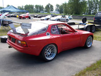 944 944