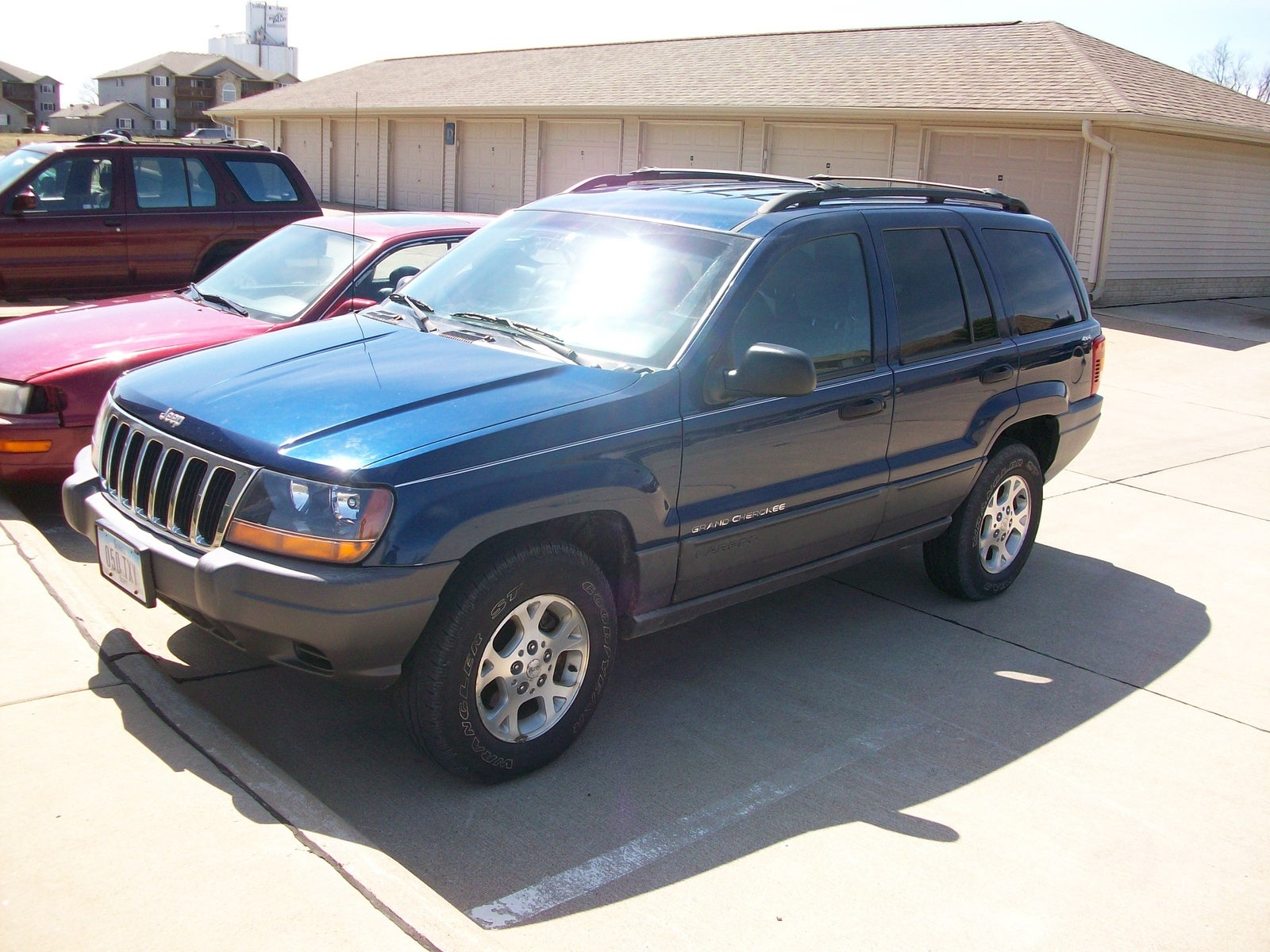 Джип 2000 года. Jeep Grand Cherokee 2000. Jeep Grand Cherokee Limited 2000. Jeep Grand Cherokee Laredo 2000. Джип Гранд Чероки 2000 4.7.