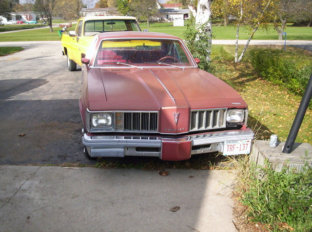 Pontiac phoenix 1977