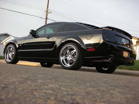 2006 Ford mustang gt deluxe specs #2