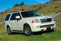 2005 Lincoln Navigator Overview