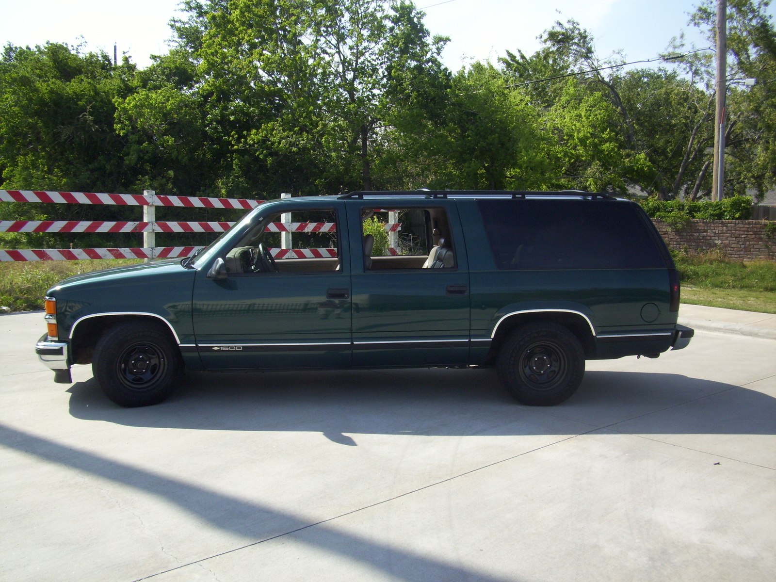 Chevrolet Suburban 1
