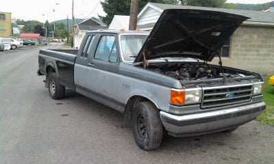 Engine in a 1990 ford lariat xlt automatic #3