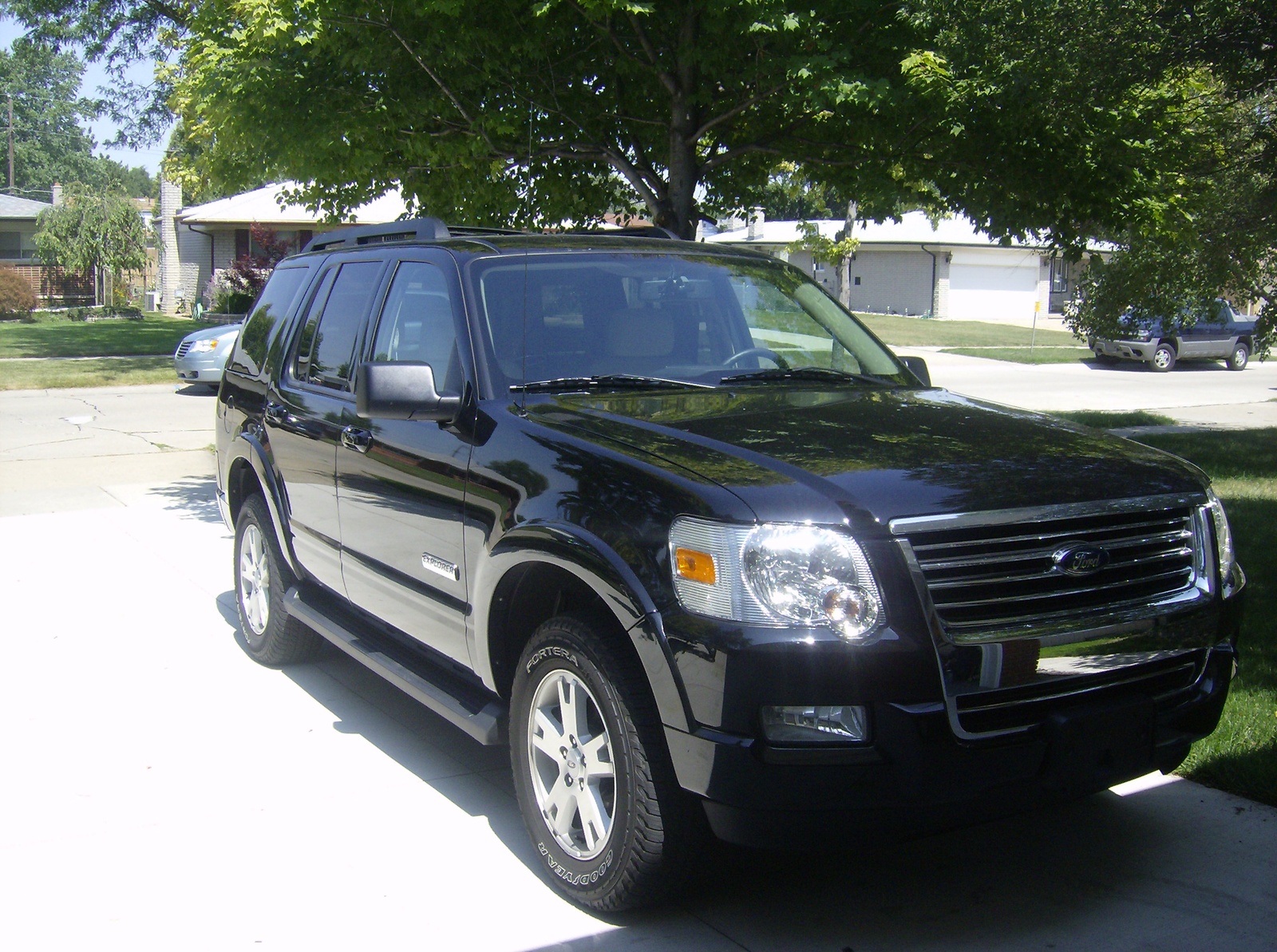 Base price of a 2008 ford explor xlt #10