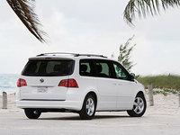 2009 Volkswagen Routan Overview