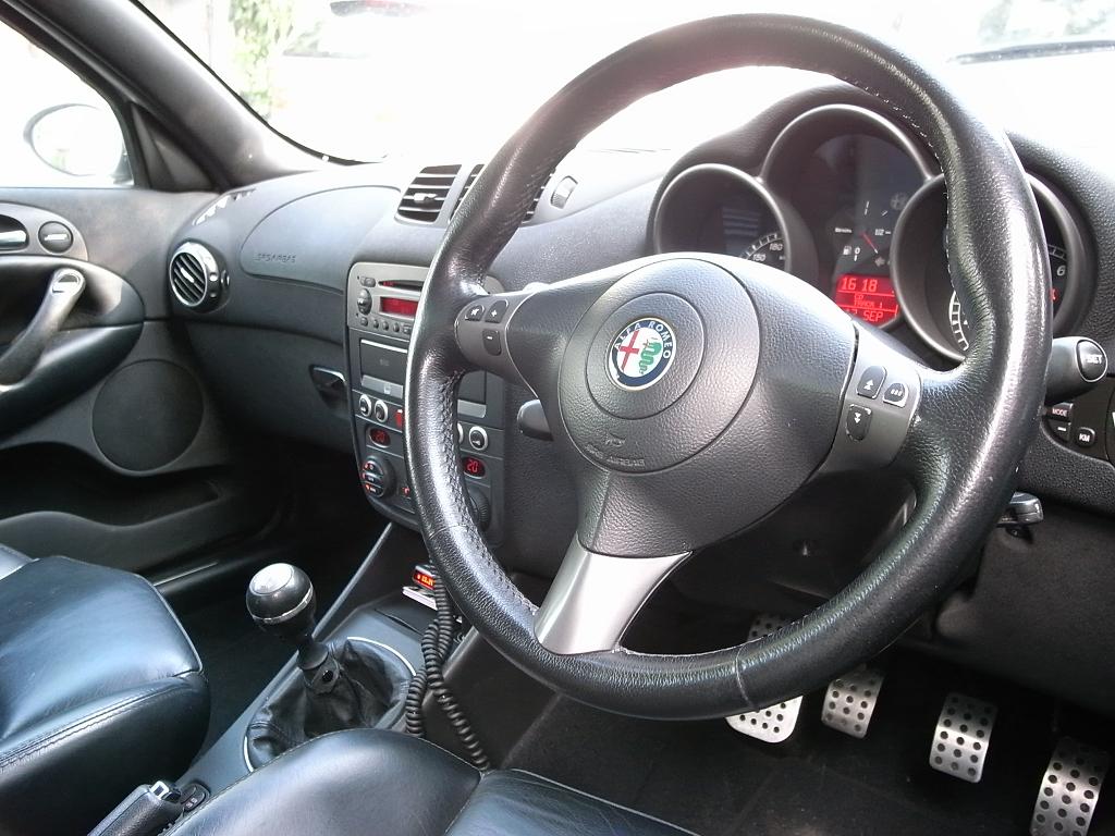 2003 Alfa Romeo 147 - Interior Pictures - CarGurus