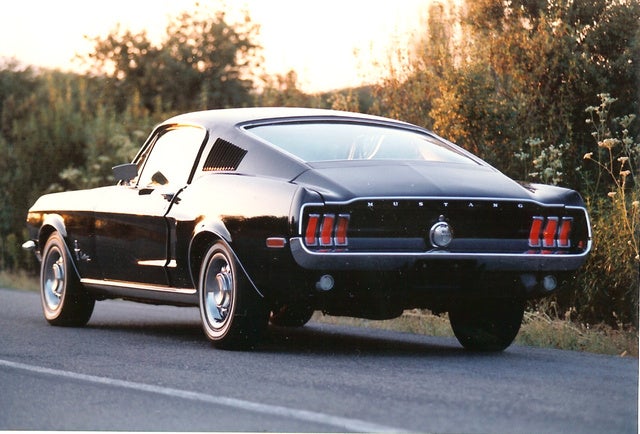 1965 Ford Mustang GT Fastback - характеристики, фото, цена.