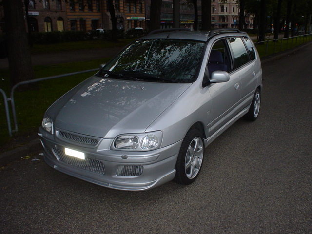 Mitsubishi space star 2001