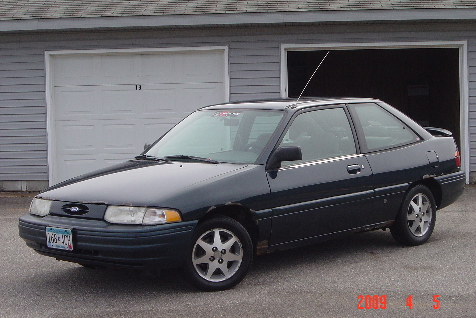 1995 Ford escort lx hatchback review #4